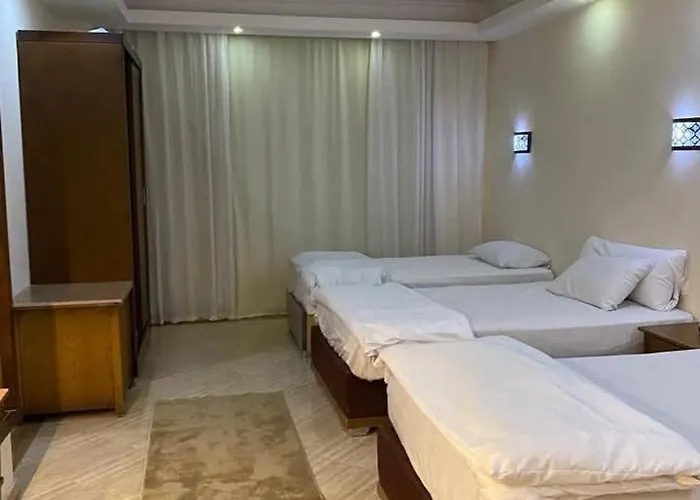 سيسليا بيتش ريزورت Resort *